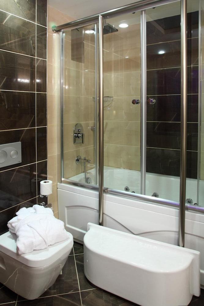 Hotel Senbayrak City Адана Екстериор снимка