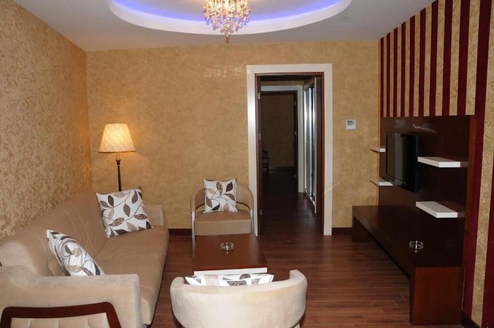 Hotel Senbayrak City Адана Екстериор снимка