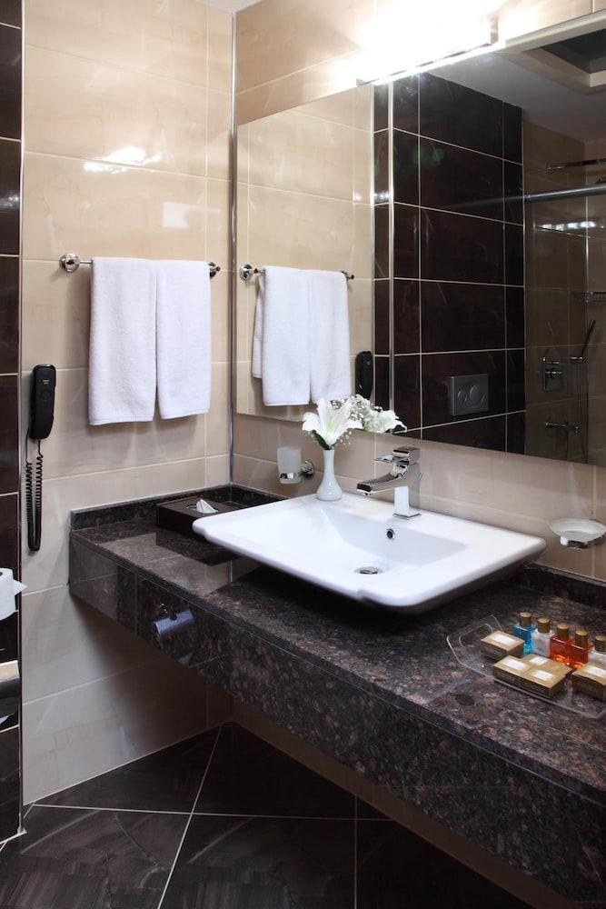 Hotel Senbayrak City Адана Екстериор снимка