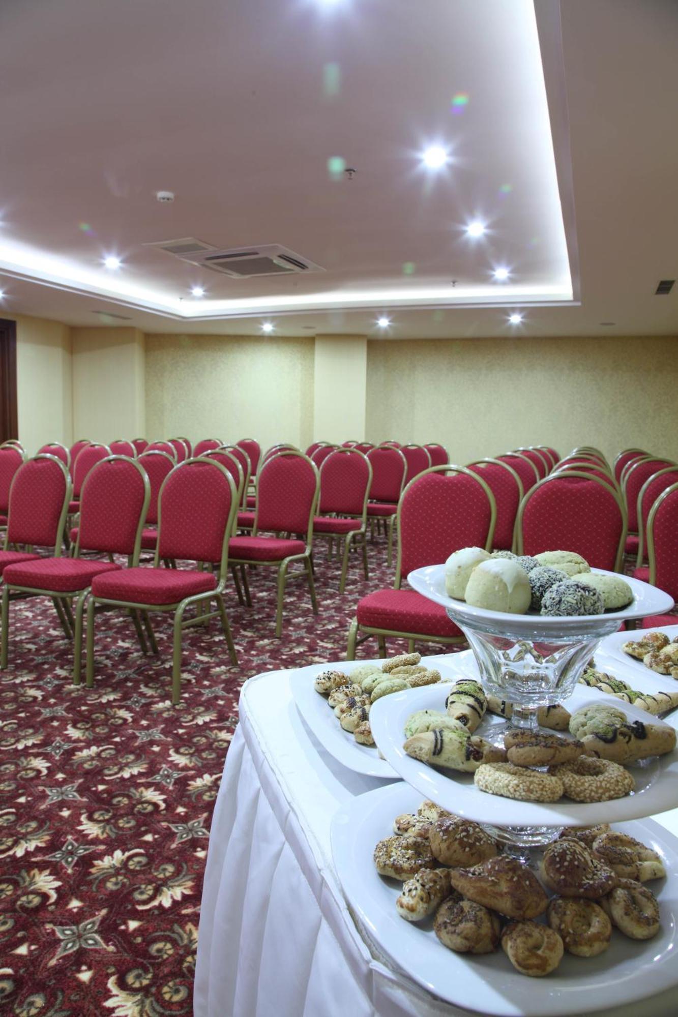 Hotel Senbayrak City Адана Екстериор снимка