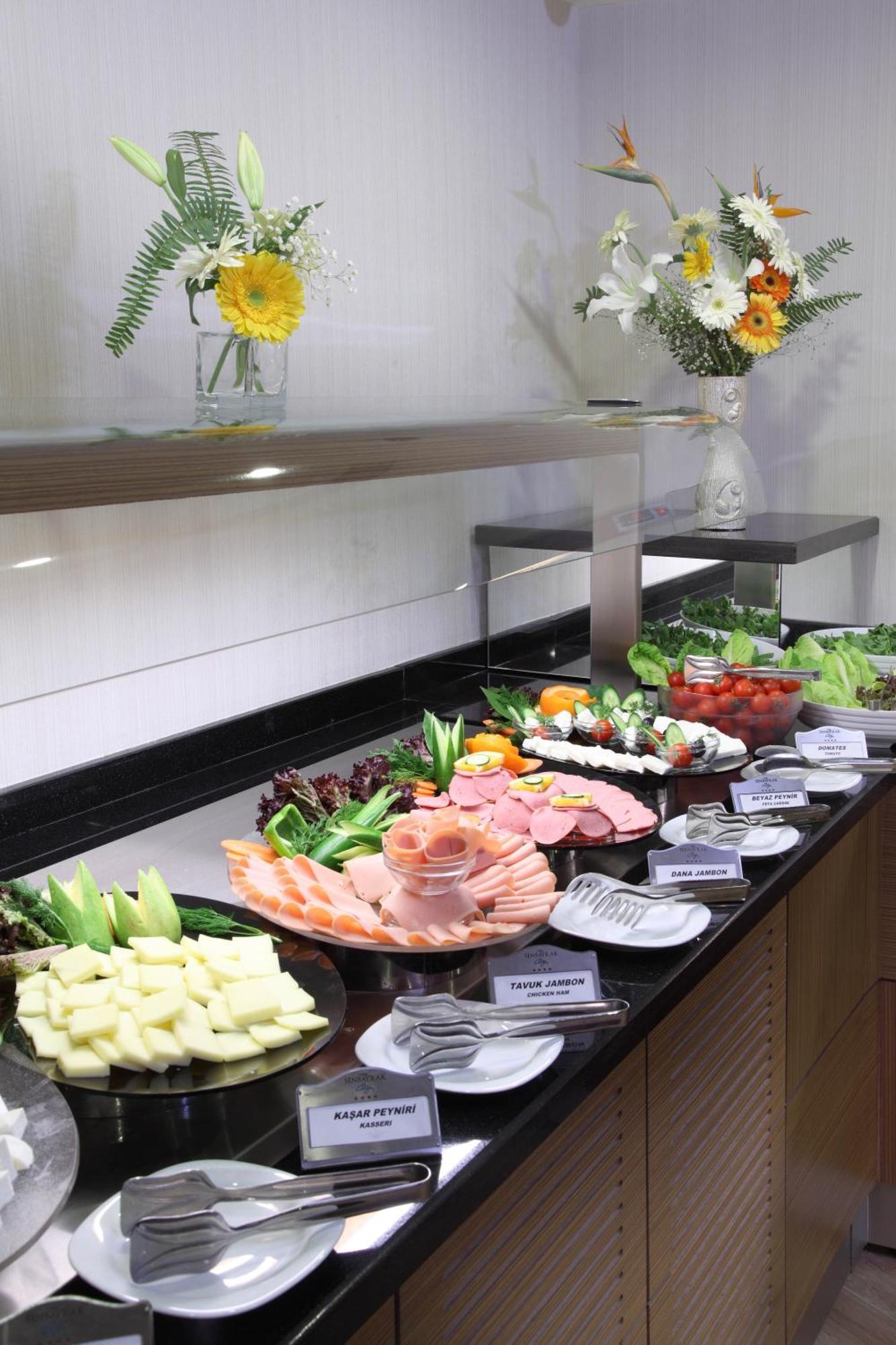 Hotel Senbayrak City Адана Екстериор снимка
