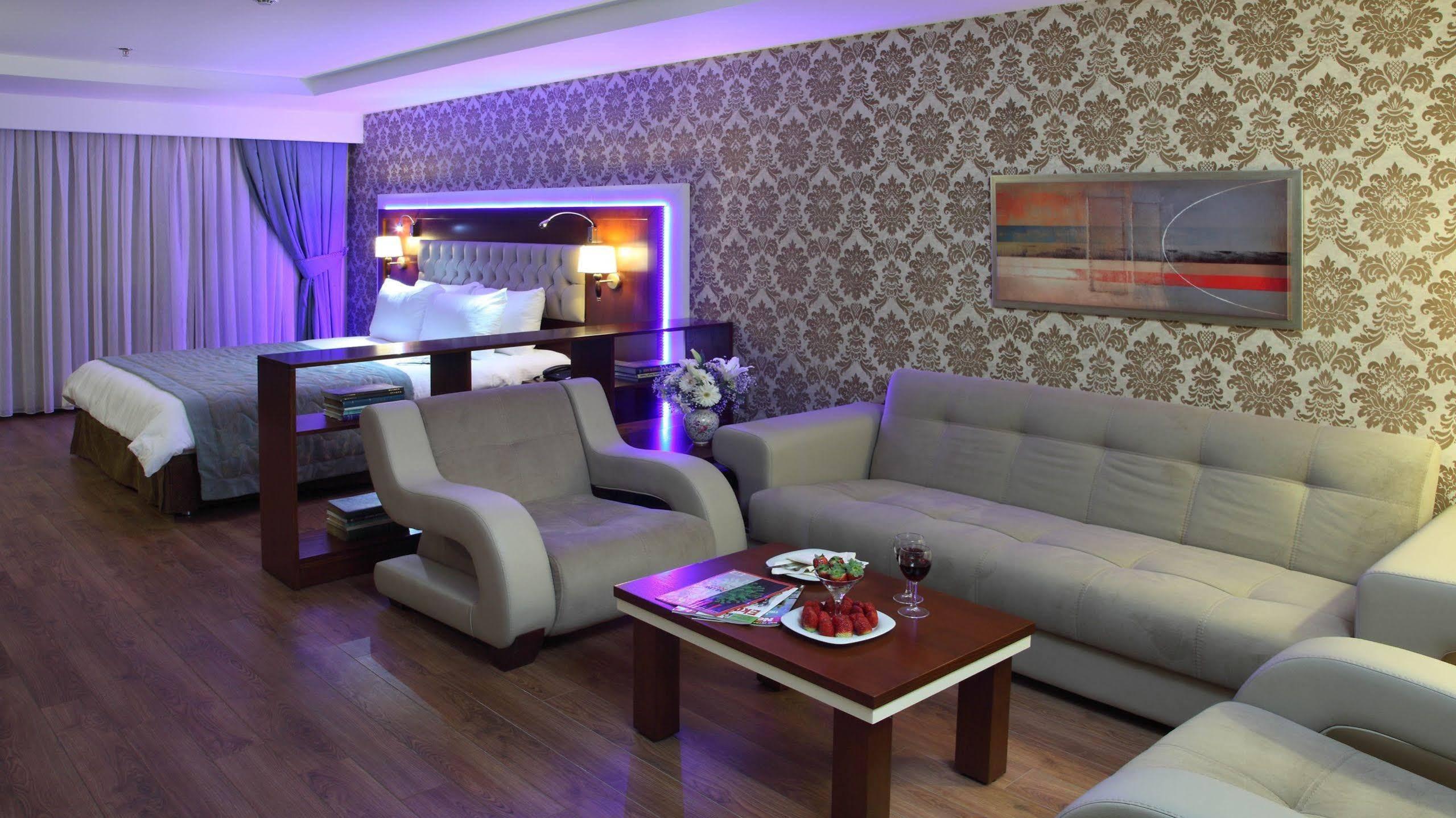 Hotel Senbayrak City Адана Екстериор снимка