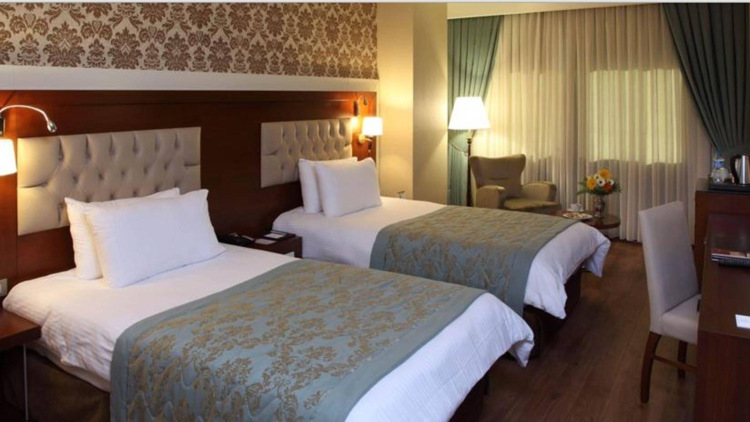 Hotel Senbayrak City Адана Екстериор снимка